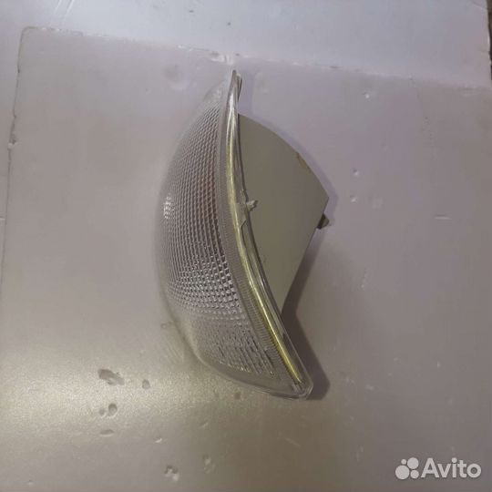 Поворотник левый на Форд Сиерра