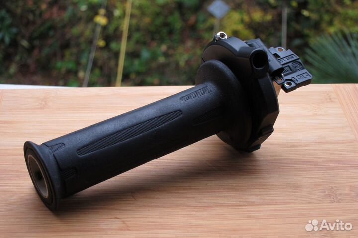 Ручка правая BMW R1200GS, R1200ST 2003-2008 неиспр