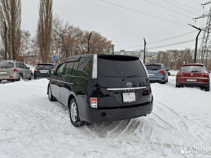 Toyota Isis 1.8 CVT, 2011, 212 200 км