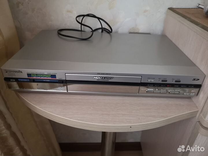 DVD-рекордер Panasonic DMR-E100H