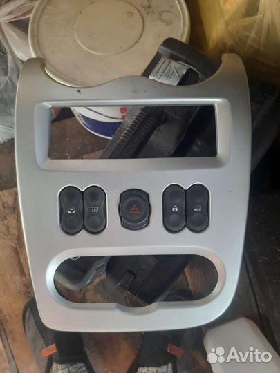 Рамка консоль рено логан