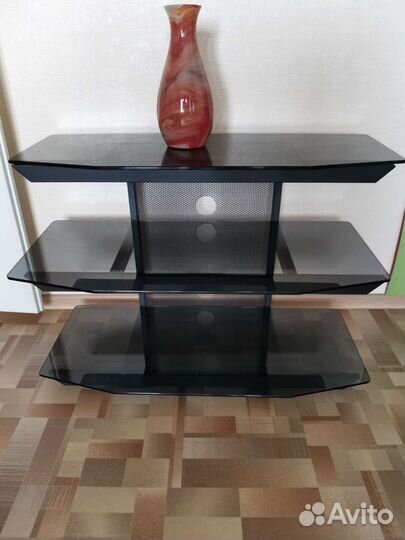 Стеклянная тумба под тв