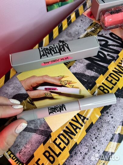 Помада карандаш Lipdriver Vroom Ne blednaya