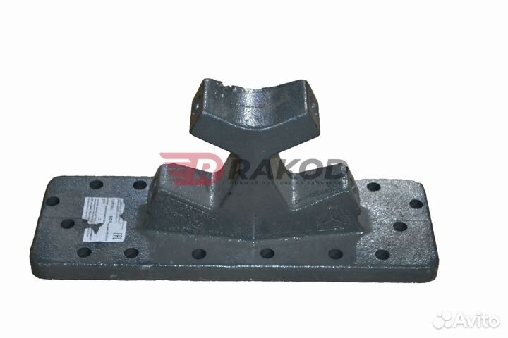 Кронштейн боковой V-образной тяги правый