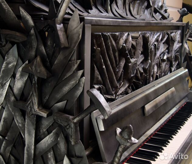 Дизайнерской акустическое пианино