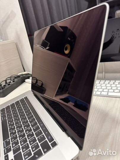 Apple Macbook Pro 16 2019 (i9/16gb/4gb/1tb),silver