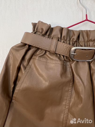 Кожаные шорты с высокой талией