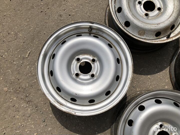 Штампованные диски R15 LADA Largus