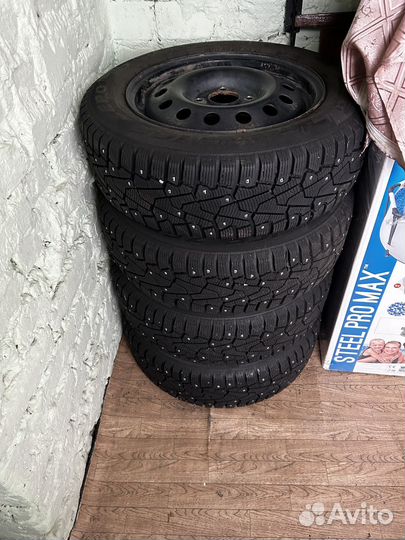 Pirelli Ice Zero 195/60 R15