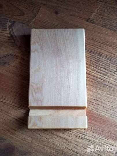 Подставка для телефона из дерева