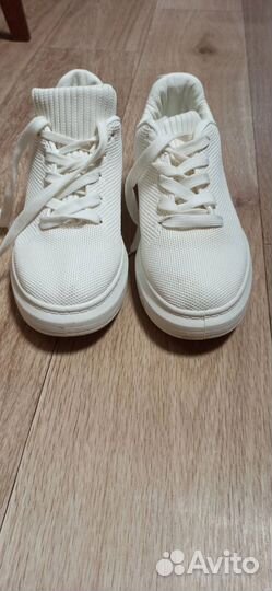 Кроссовки женские 36 размер