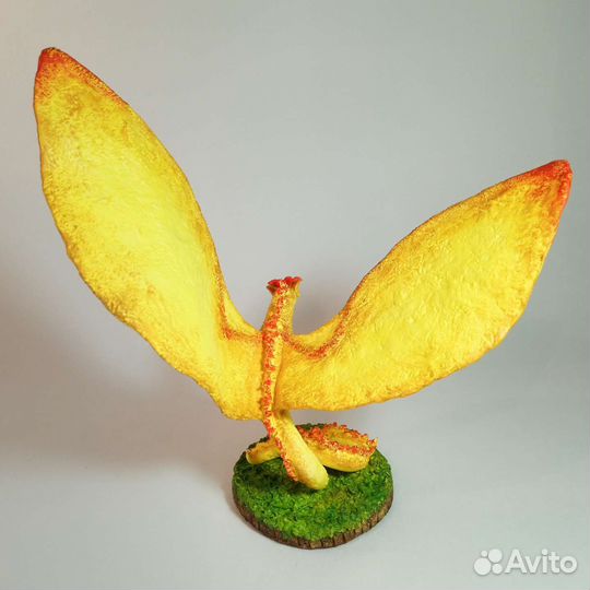 Фигурка жёлтый дракон из бархатного пластика