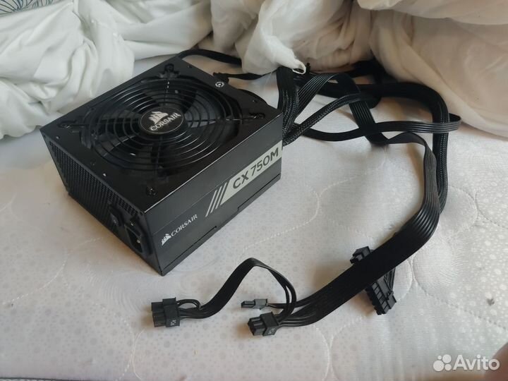 Блок питания Corsair 750w модульный