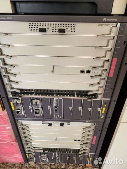 Продам коммутатор huawei S9300 (9306)