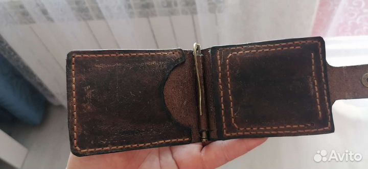 Зажим для денег с монетницей