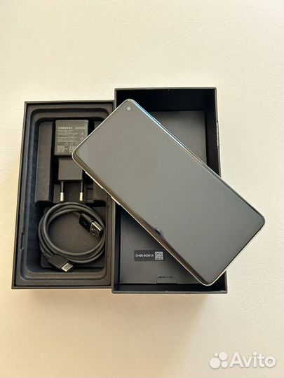 Samsung Galaxy S10, 8/128 ГБ