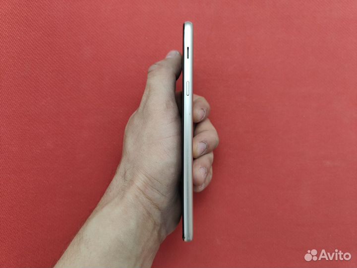 Samsung Galaxy A6+, 3/32 ГБ