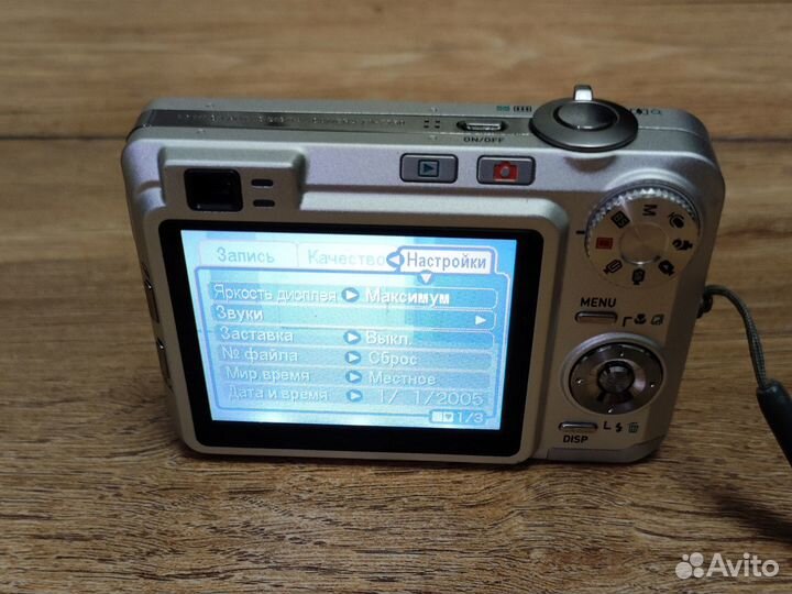 Фотокамера Сasio Exilim Zoom EX-Z750