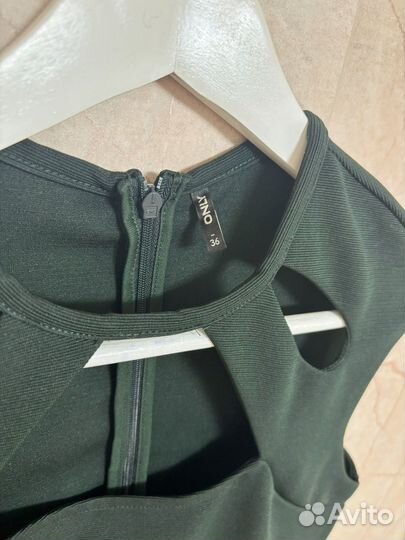 Платье вечернее зеленое S