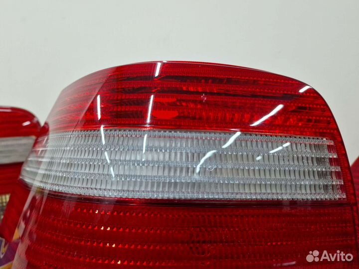 Задний левый Magneti Marelli фонарь VW Golf 4/IV