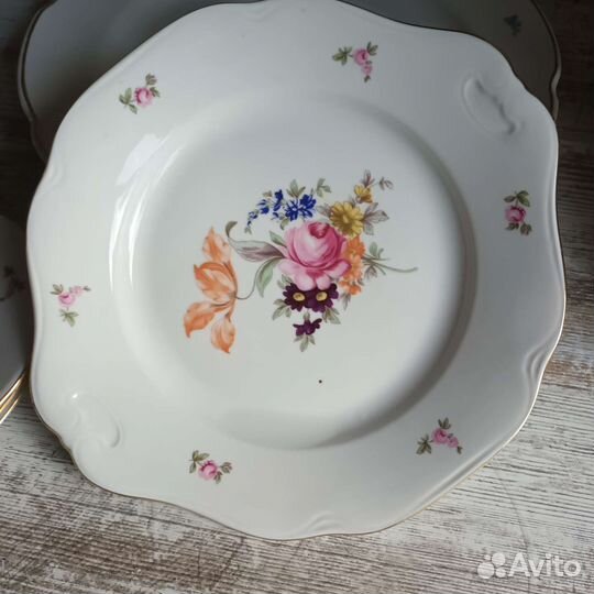 Блюдо, Тарелка с 