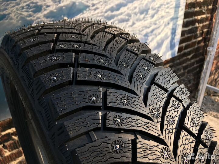 Michelin X-Ice North 4 225/45 R17 94T