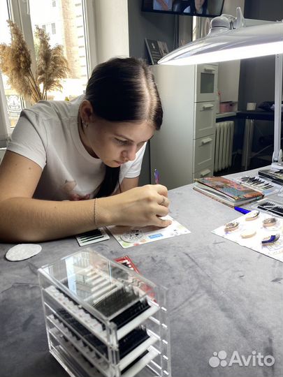 Обучение наращиванию ресниц