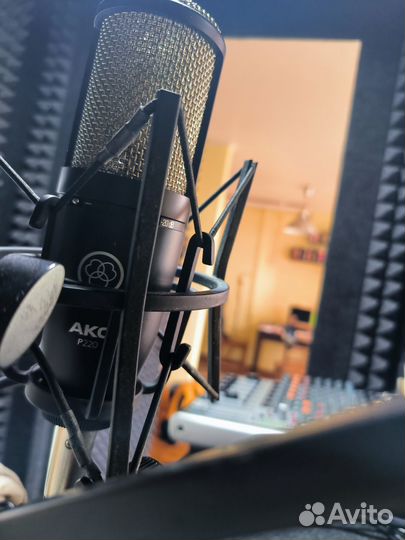 Студийный микрофон akg 220