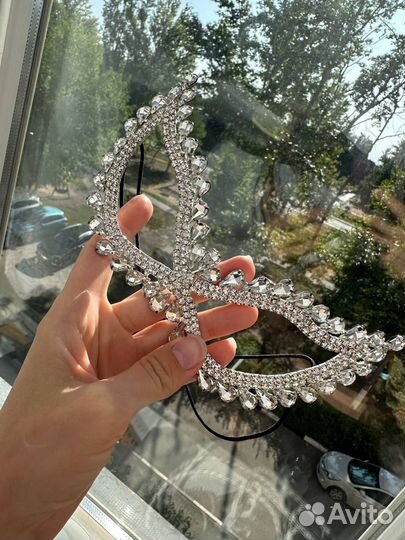 Маска маскарадная