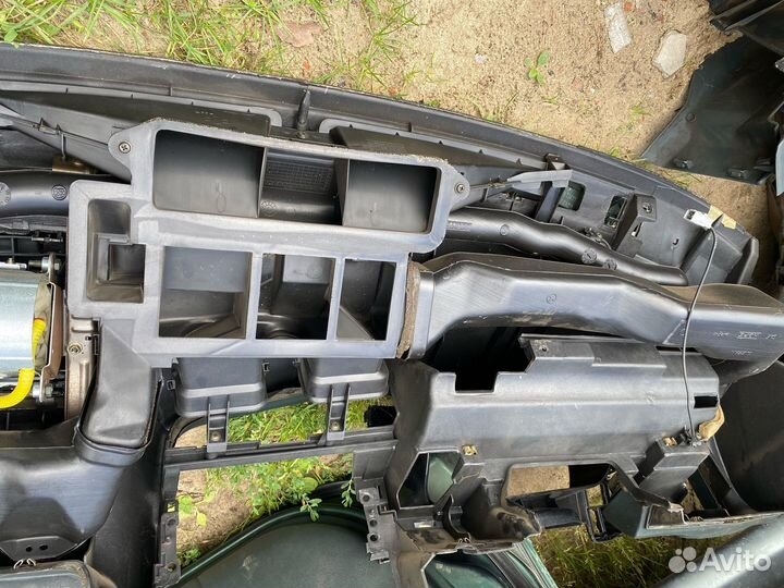 Торпедо с подушкой безопасности Nissan Primera P11