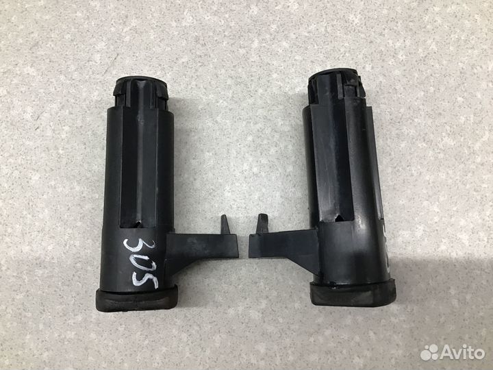 Кронштейн радиатора Ford Focus III 2011