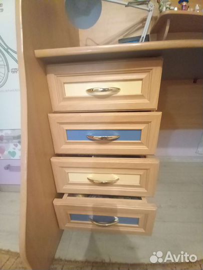 Кровать чердак со столом бу