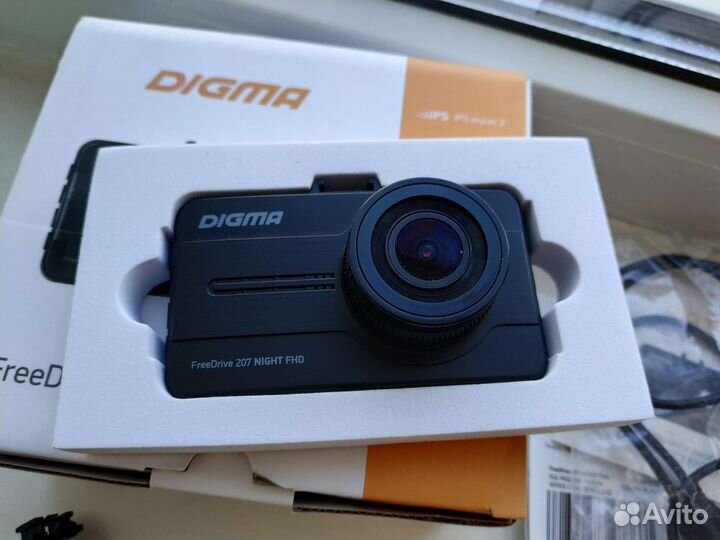 Видеорегистратор Digma FreeDrive 207 Night FHD