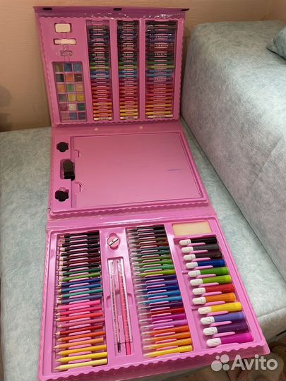Художественный набор карандаши, краски