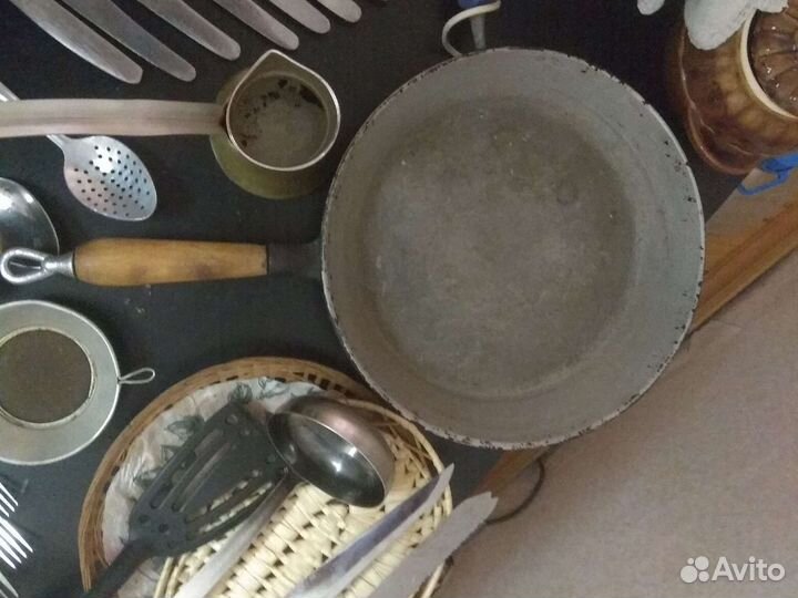 Куханые принадлежности. Для дачи самое то. Сковоро