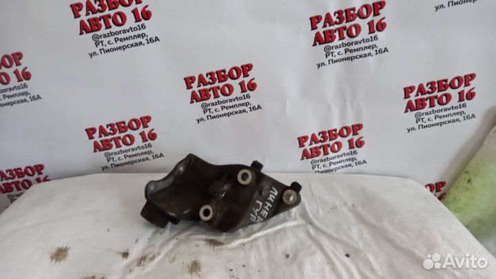 Кронштейн крепления гура Fiat Linea