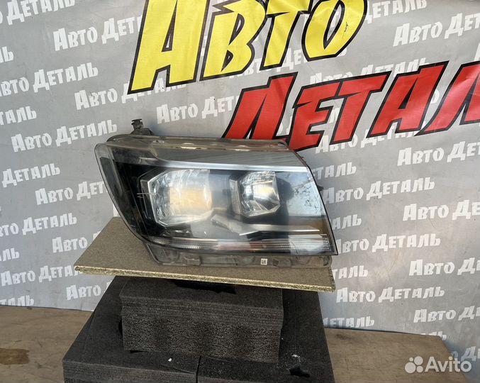 Фара передняя правая Volkswagen Crafter II
