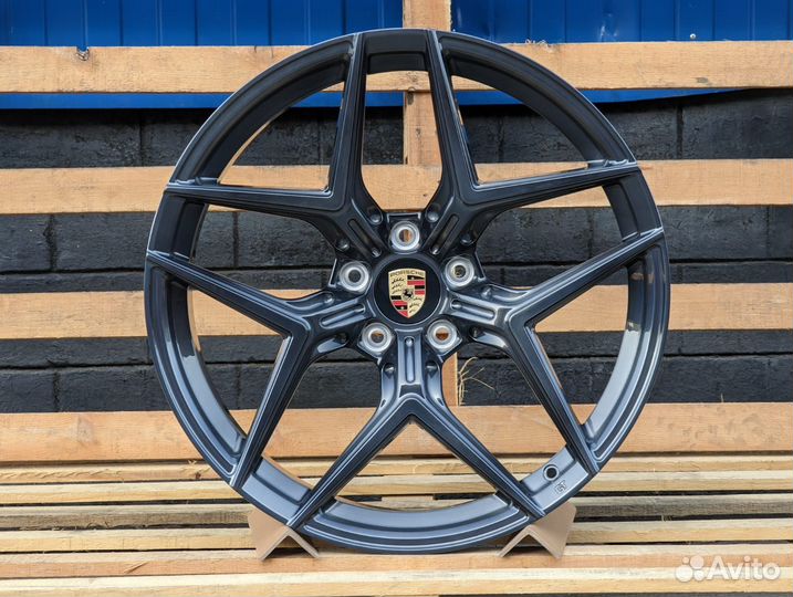 Кованые диски GT Forged R22 на Porsche Cayenne