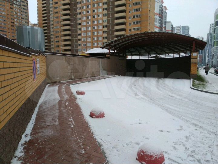 Машиноместо, 13 м²