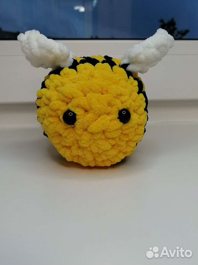 Пчёлка вязаная крючком