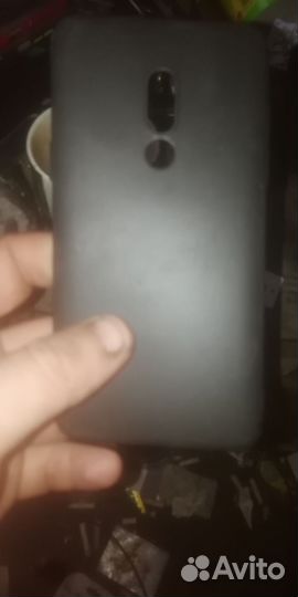 Чехлы на телефон