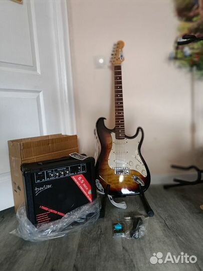 Электрогитара с комбоусилителем