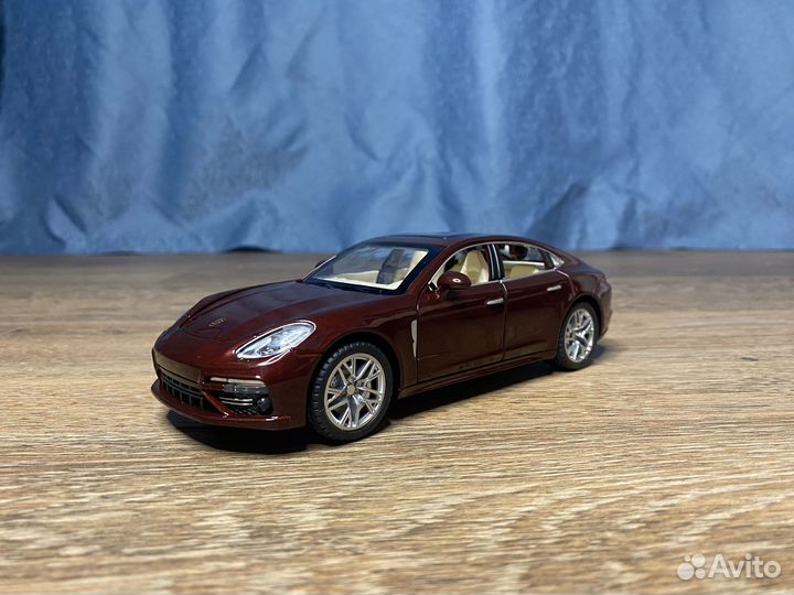 Металлическая машина Порше Панамера