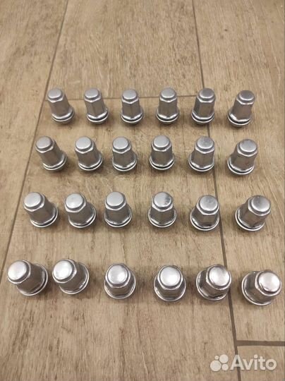 NEW Гайки колесные оригинал Toyota Land Cruiser