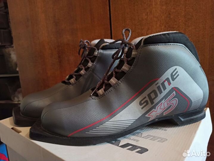 Лыжные ботинки 45го размера