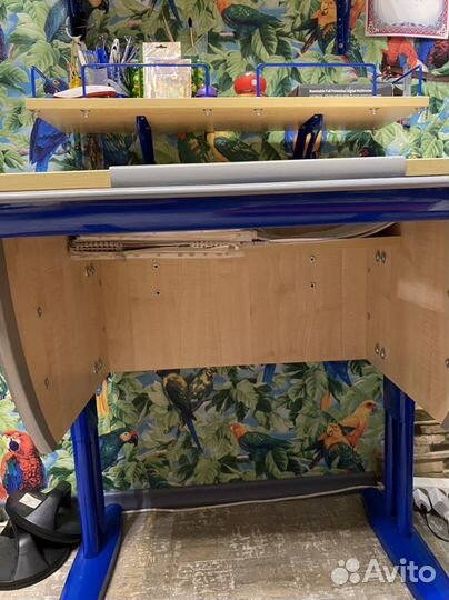 Растущая парта и стул дэми с полками б/у