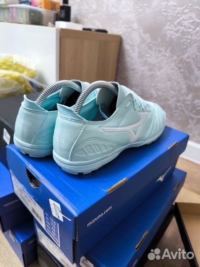 Сороконожки Mizuno Morelia