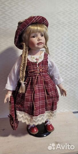 Кукла фарфоровая коллекционная