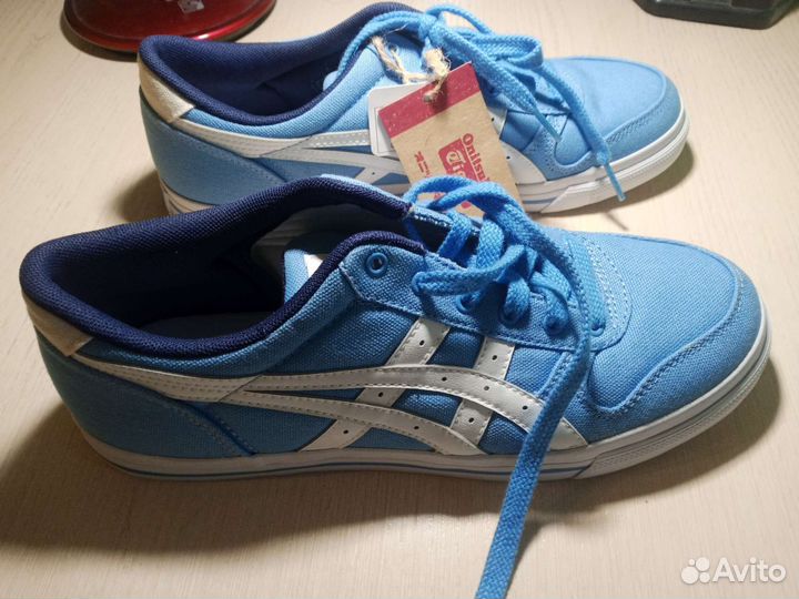 Кроссовки asics
