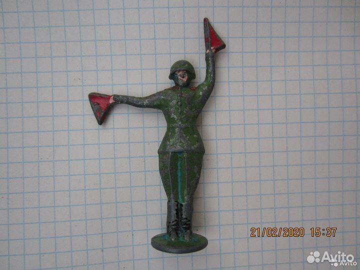Солдатик сигнальщик регулировщик с флажками СССР